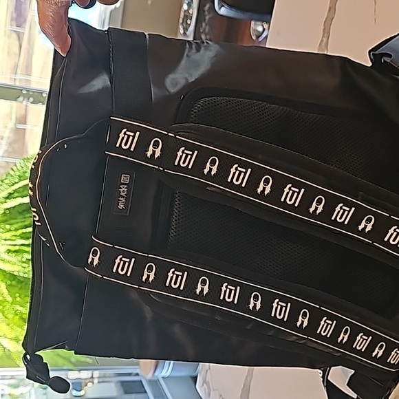 Backpack - Picture 4 of 6